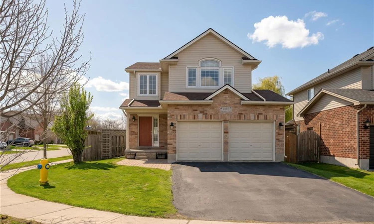 1865 Bayswater Crescent