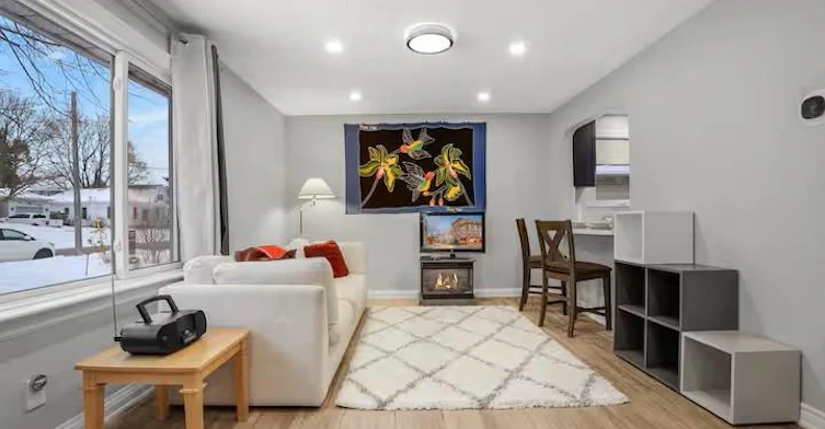 Main-102 Kribs Street, Cambridge, ON, N3C 3N5 - 4