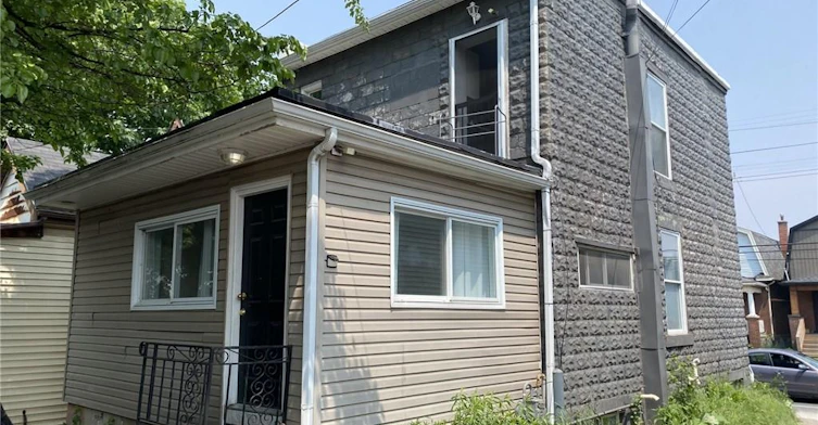 MAIN-1164 Cannon Street E, Hamilton, ON, L8L 2K1 - 2