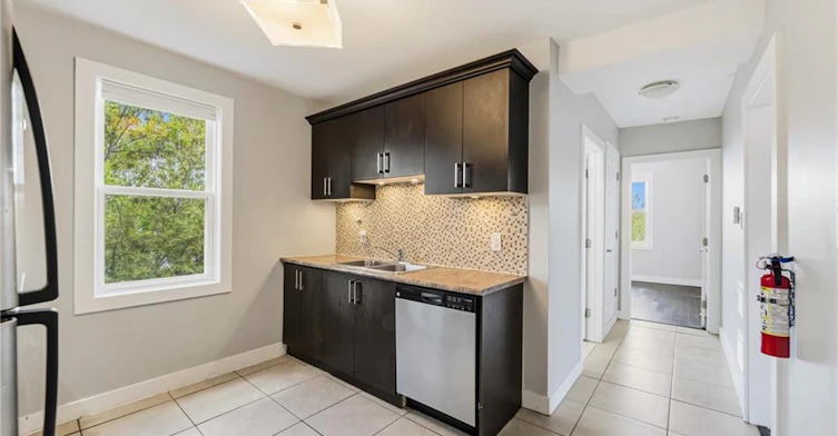 406-1544 King Street E, Hamilton, ON, L8K 1S9 - 5