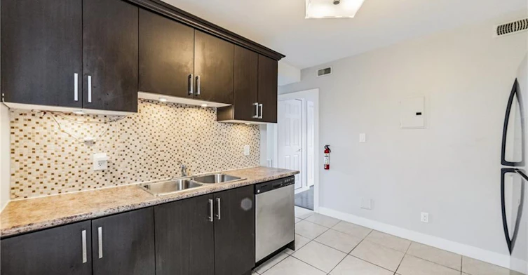 406-1544 King Street E, Hamilton, ON, L8K 1S9 - 6