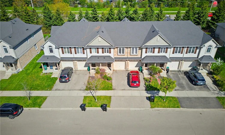 506 Beaumont Crescent
