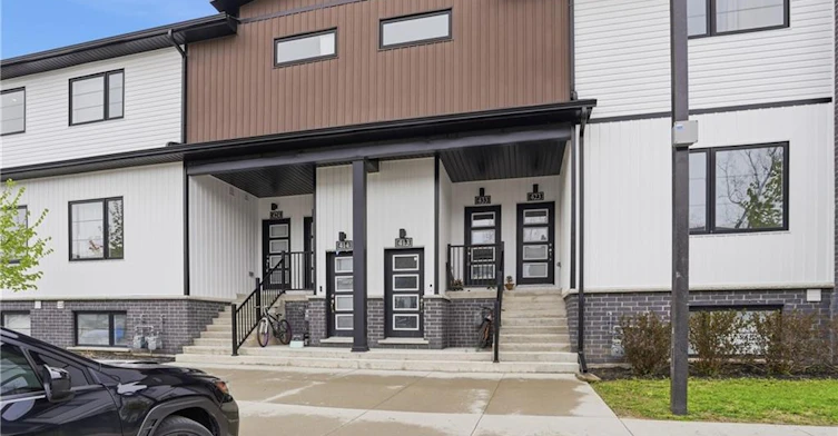 413-4263 Fourth Avenue, Niagara Falls, ON, L2E 0C2