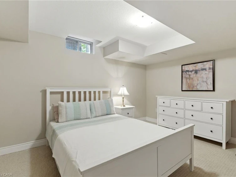 4 Burgundy Grove, Hamilton, ON, L9K 0E7 - 32