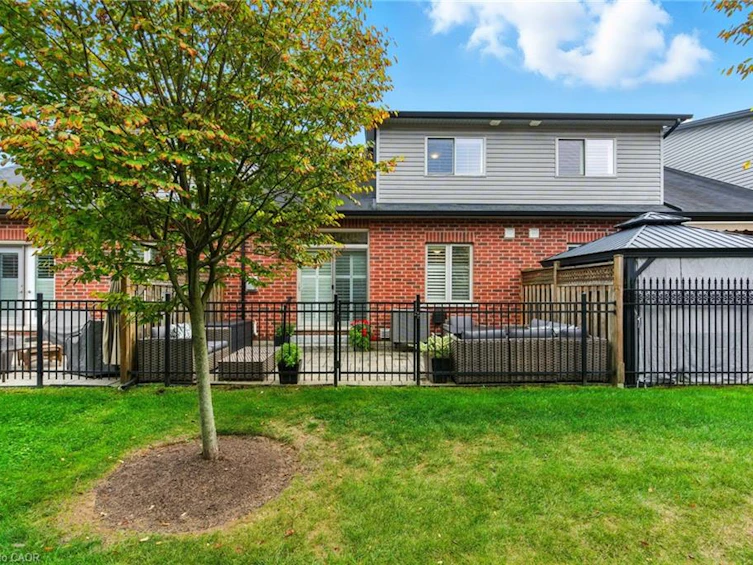 4 Burgundy Grove, Hamilton, ON, L9K 0E7 - 42