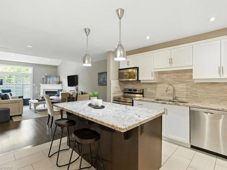 4 Burgundy Grove, Hamilton, ON, L9K 0E7 - 12