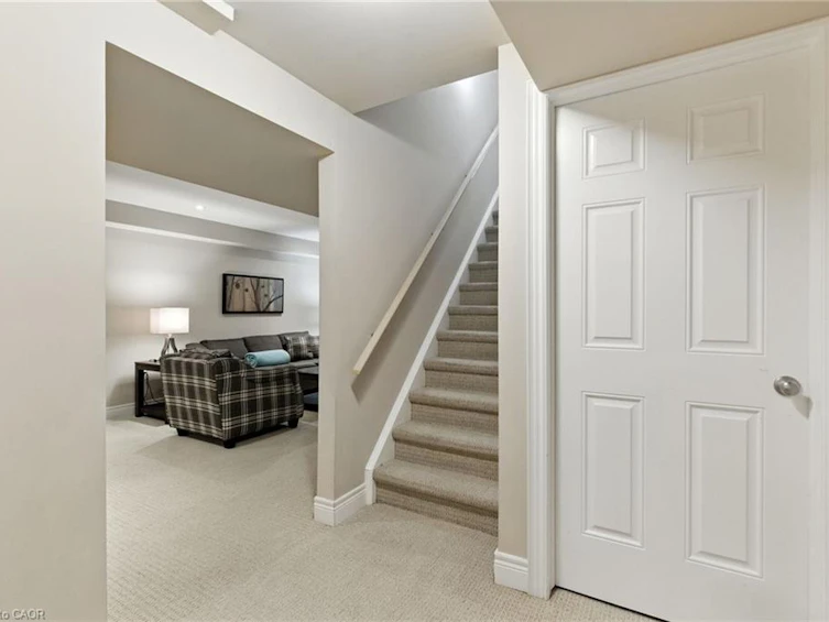 4 Burgundy Grove, Hamilton, ON, L9K 0E7 - 31