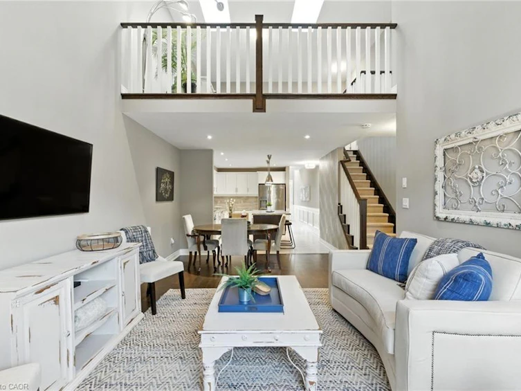 4 Burgundy Grove, Hamilton, ON, L9K 0E7 - 18
