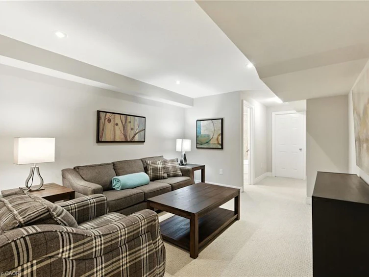 4 Burgundy Grove, Hamilton, ON, L9K 0E7 - 34