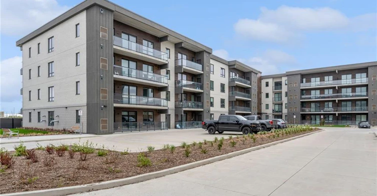 214-7549 Kalar Road, Niagara Falls, ON, L2H 2Y6