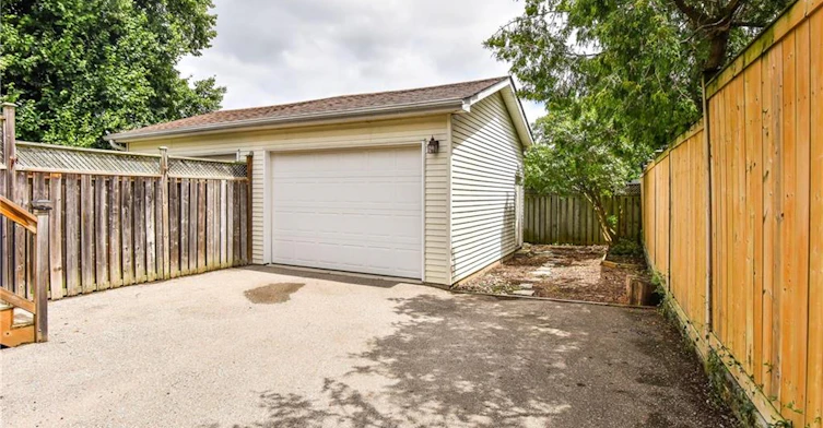 1027 Bernhardt Street, Cambridge, ON, N3H 2X9 - 38