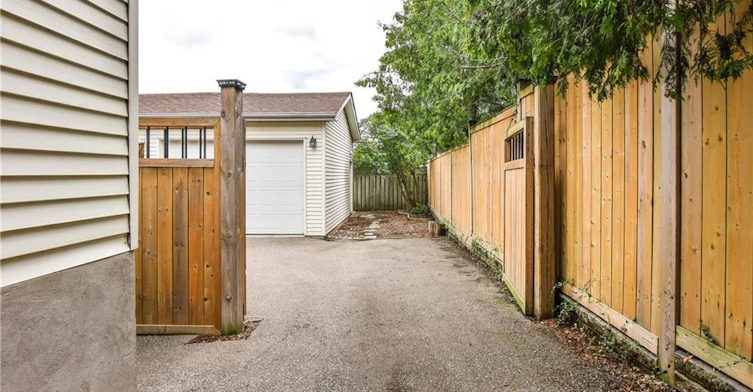 1027 Bernhardt Street, Cambridge, ON, N3H 2X9 - 39