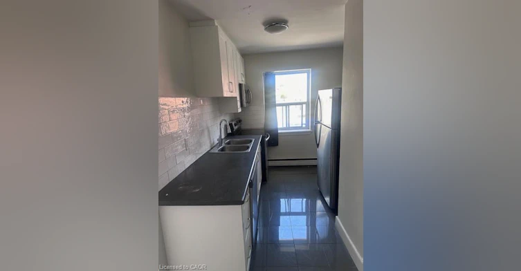 8-2 Grant Boulevard, Hamilton, ON, L9H 4L4 - 2