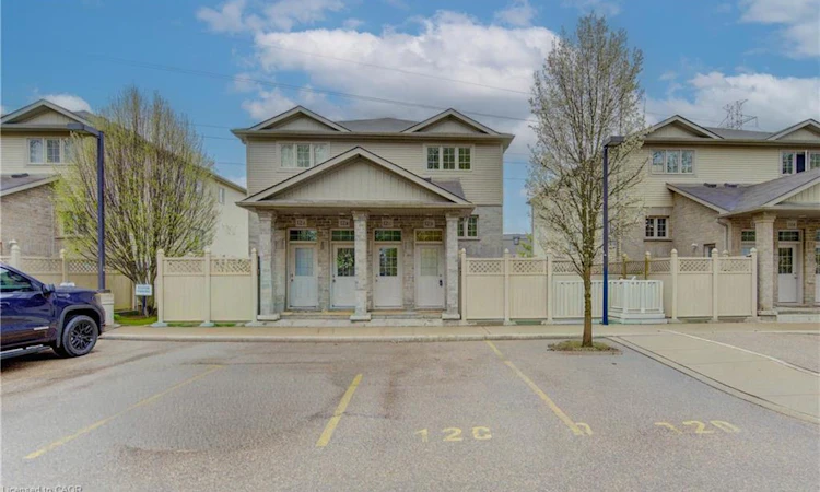 D12-1941 Ottawa Street S