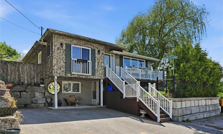 8 Delrex Boulevard