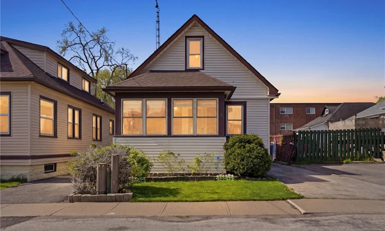 4 Manning Street