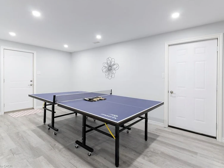 6 Macneil Court, Brant, ON, N3S 0G3 - 24