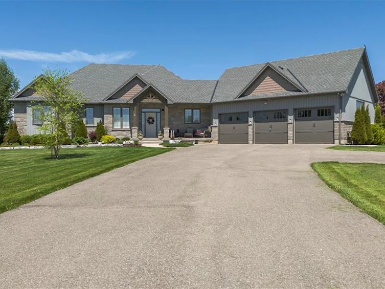 6 Macneil Court, Brant, ON, N3S 0G3
