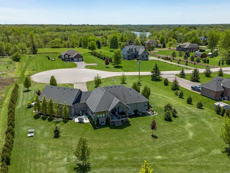 6 Macneil Court, Brant, ON, N3S 0G3 - 2