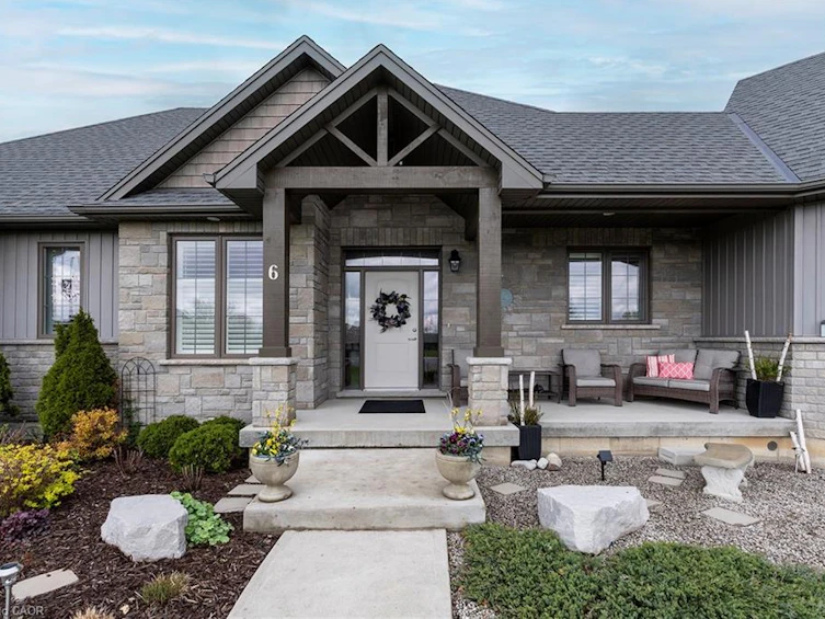 6 Macneil Court, Brant, ON, N3S 0G3 - 3