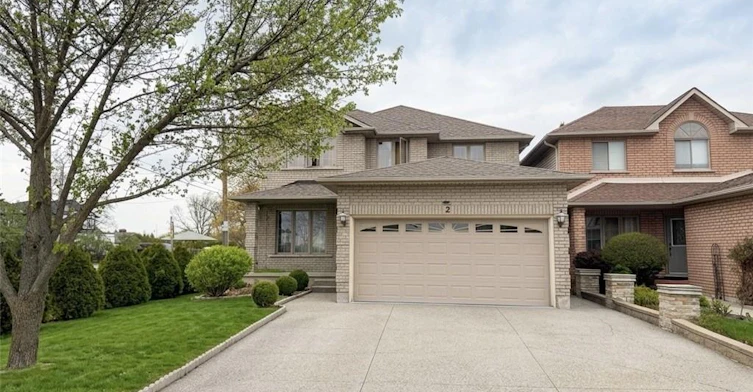 2 Pineridge Drive, Hamilton, ON, L9A 5K2