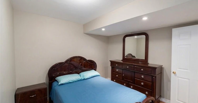 2 Pineridge Drive, Hamilton, ON, L9A 5K2 - 10