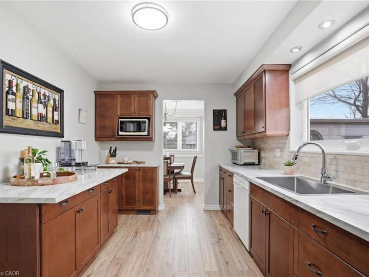 345 Erindale Drive, Burlington, ON, L7L 4T3 - 13