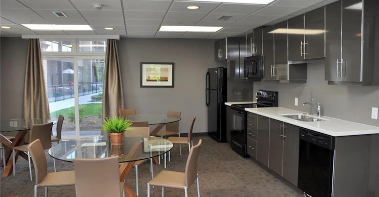 206-5020 Corporate Drive, Burlington, ON, L7L 0H7 - 10