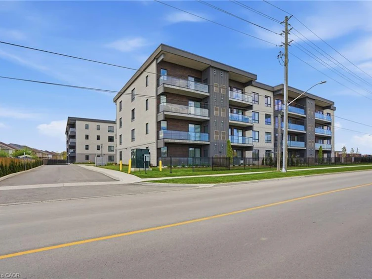 301-7549A Kalar Road, Niagara Falls, ON, L2H 3W6 - 2