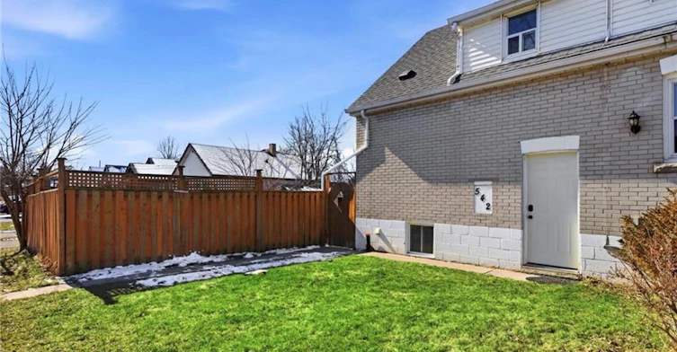 Lower-542 Walmer Road, Hamilton, ON, L8H 3E6 - 12