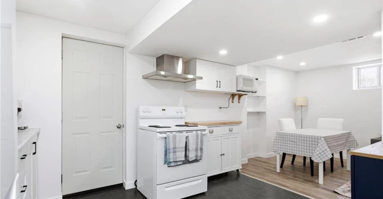 Lower-542 Walmer Road, Hamilton, ON, L8H 3E6 - 2