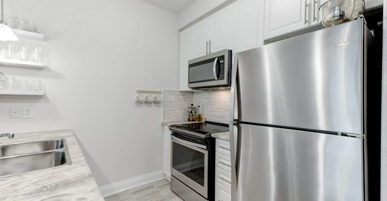 123-16 Concord Place, Grimsby, ON, L3M 0J1 - 11