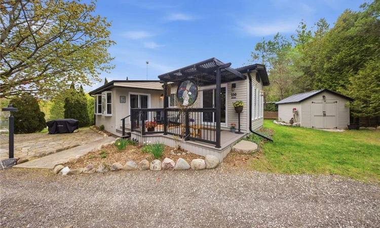 230 Mountain Ash Road