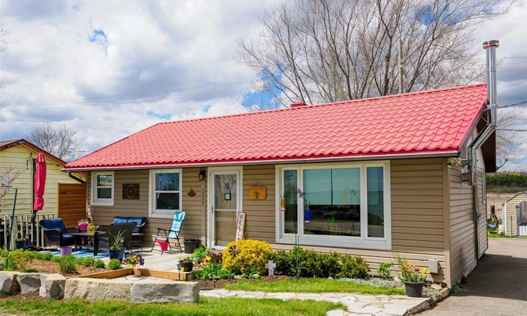 1395 Lakeshore Road