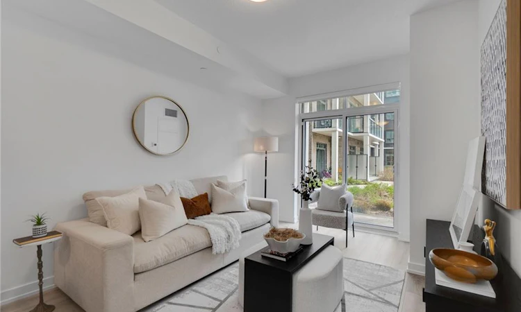 136-5055 Greenlane Road