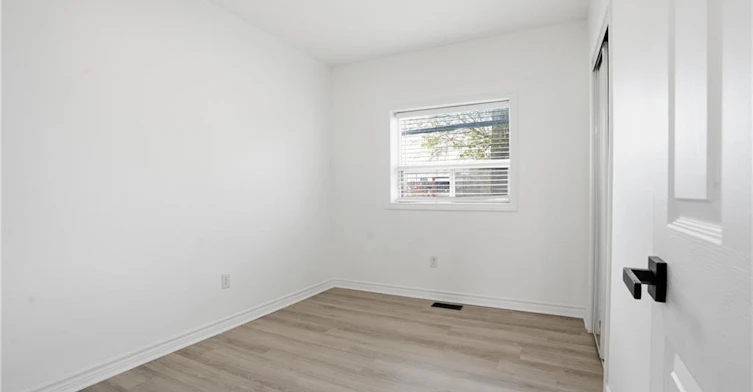 GARAGE UPPER-1049 Glencairn Avenue, Toronto, ON, M6B 2B1 - 11