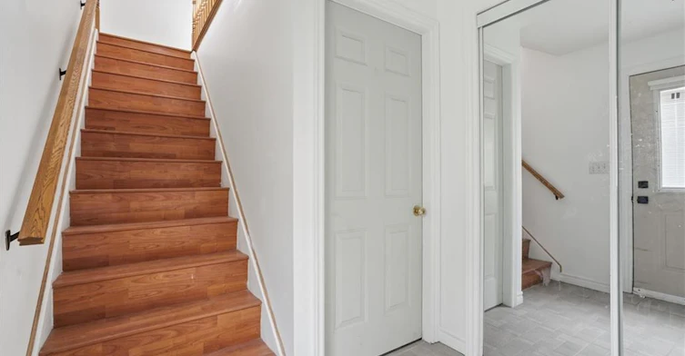 GARAGE UPPER-1049 Glencairn Avenue, Toronto, ON, M6B 2B1 - 4