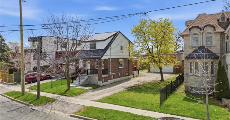 MAIN HOUSE UPPER-1049 Glencairn Avenue, Toronto, ON, M6B 2B1 - 11