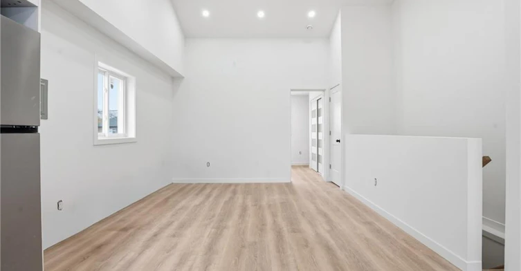 MAIN HOUSE UPPER-1049 Glencairn Avenue, Toronto, ON, M6B 2B1 - 7