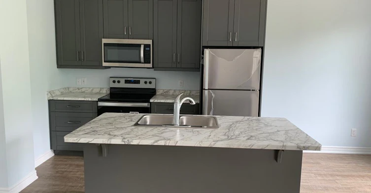 14 Damude Avenue, Thorold, ON, L2V 0G7 - 2