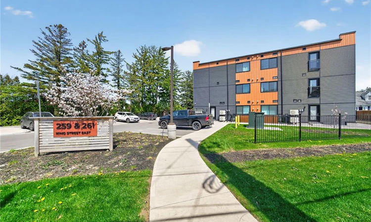 0B-259 King Street E