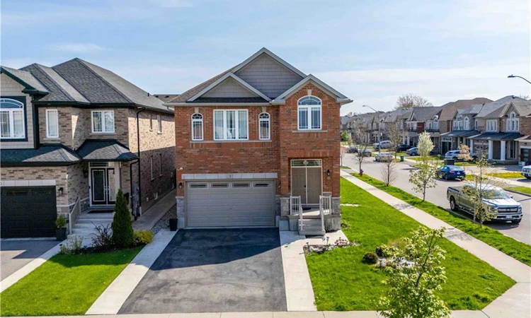 3 Narbonne Crescent