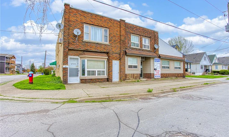 4727-4729 Ferguson Street