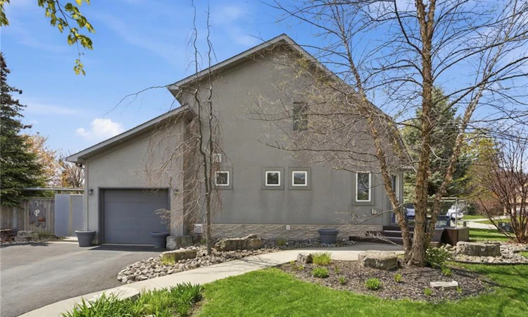 10 Rockhaven Lane