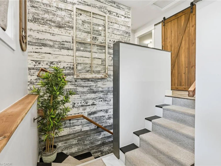 577 Harvest Road, Hamilton, ON, L9H 5K8 - 6