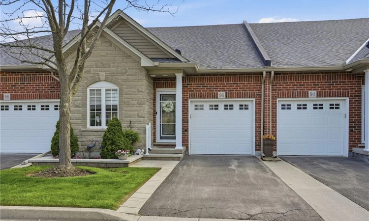96 Abbotsford Trail