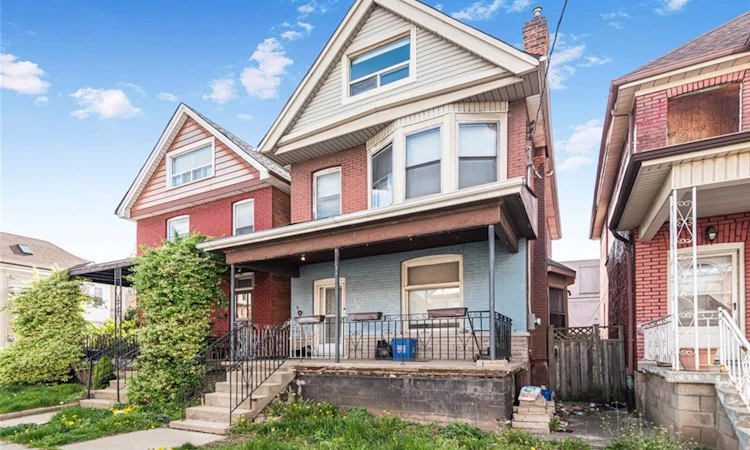 39 Arthur Avenue N