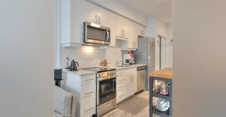 207-247 Northfield Drive E, Waterloo, ON, N2K 0H1 - 2