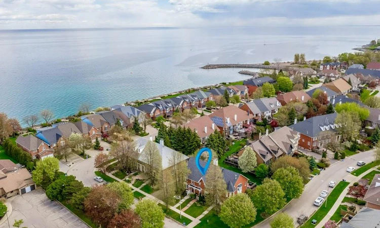 4 Edgewater Drive