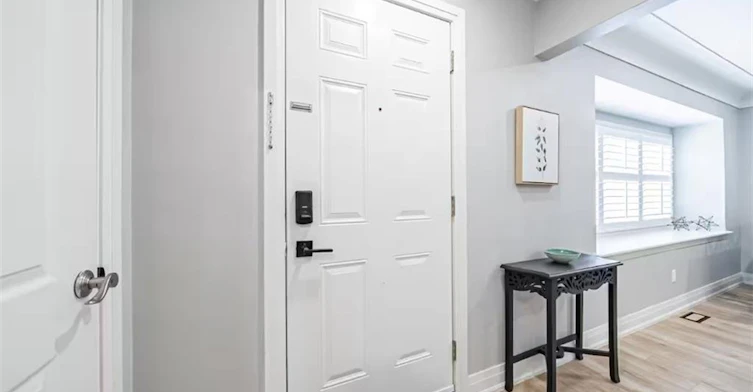 Unit A-88 South Bend Road E, Hamilton, ON, L9A 2B1 - 2